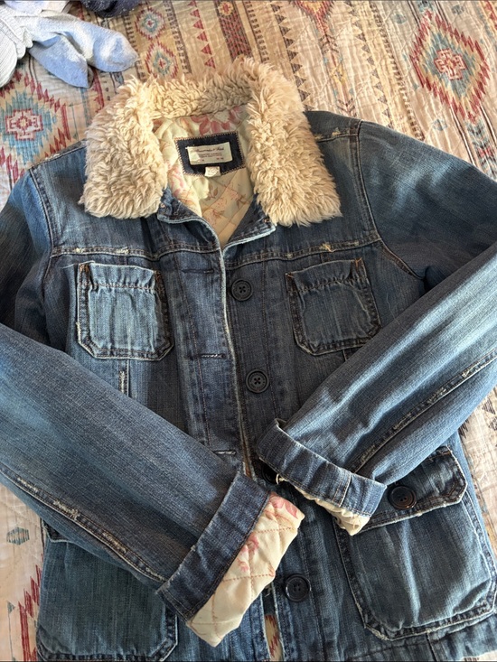 Abercrombie & Fitch Jackets & Blazers - Abercrombie & Fitch Blue Denim Jacket with Cream Sherpa Collar